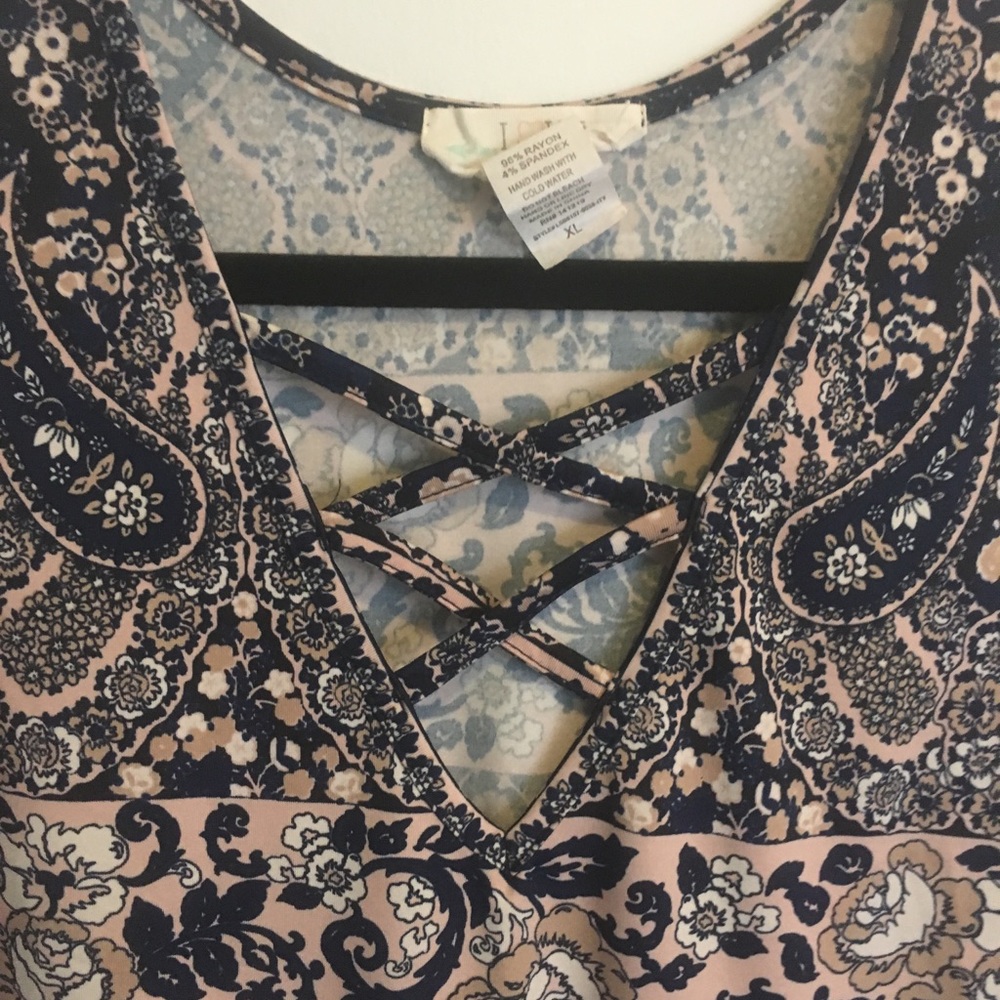 Body shirt by love Spell. Sz Xl